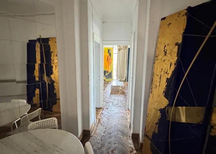 20 Gallery Apartment *